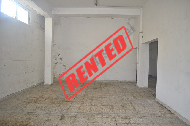 Warehouse for rent on Siri Kodra street, in Tirana.
The warehouse it is positioned on the 1st floor